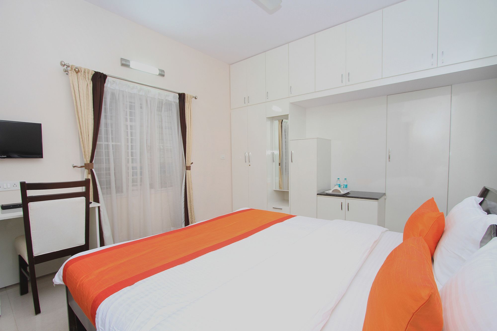 Oyo 9988 Hennur Road Hotel Бангалор Екстериор снимка